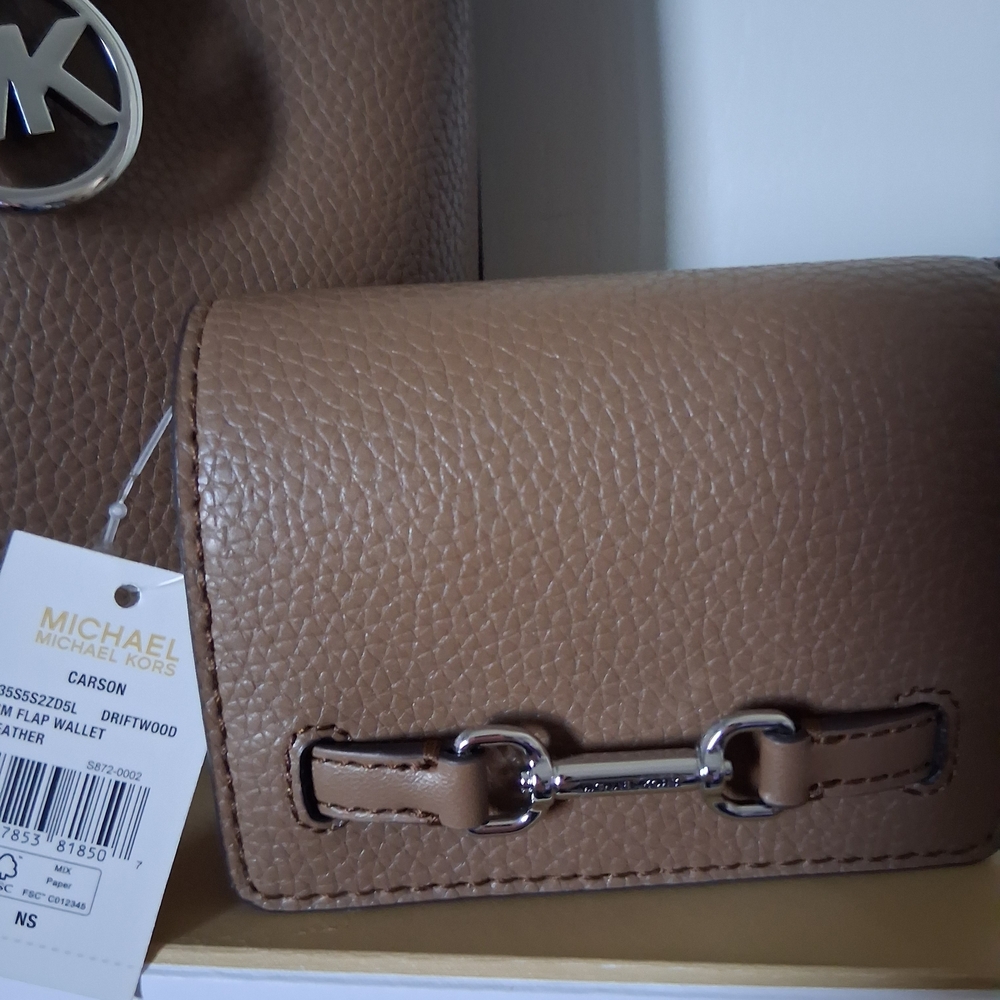 Michael Kors Carson Bag & Wallet Set NWT - Picture 6 of 7